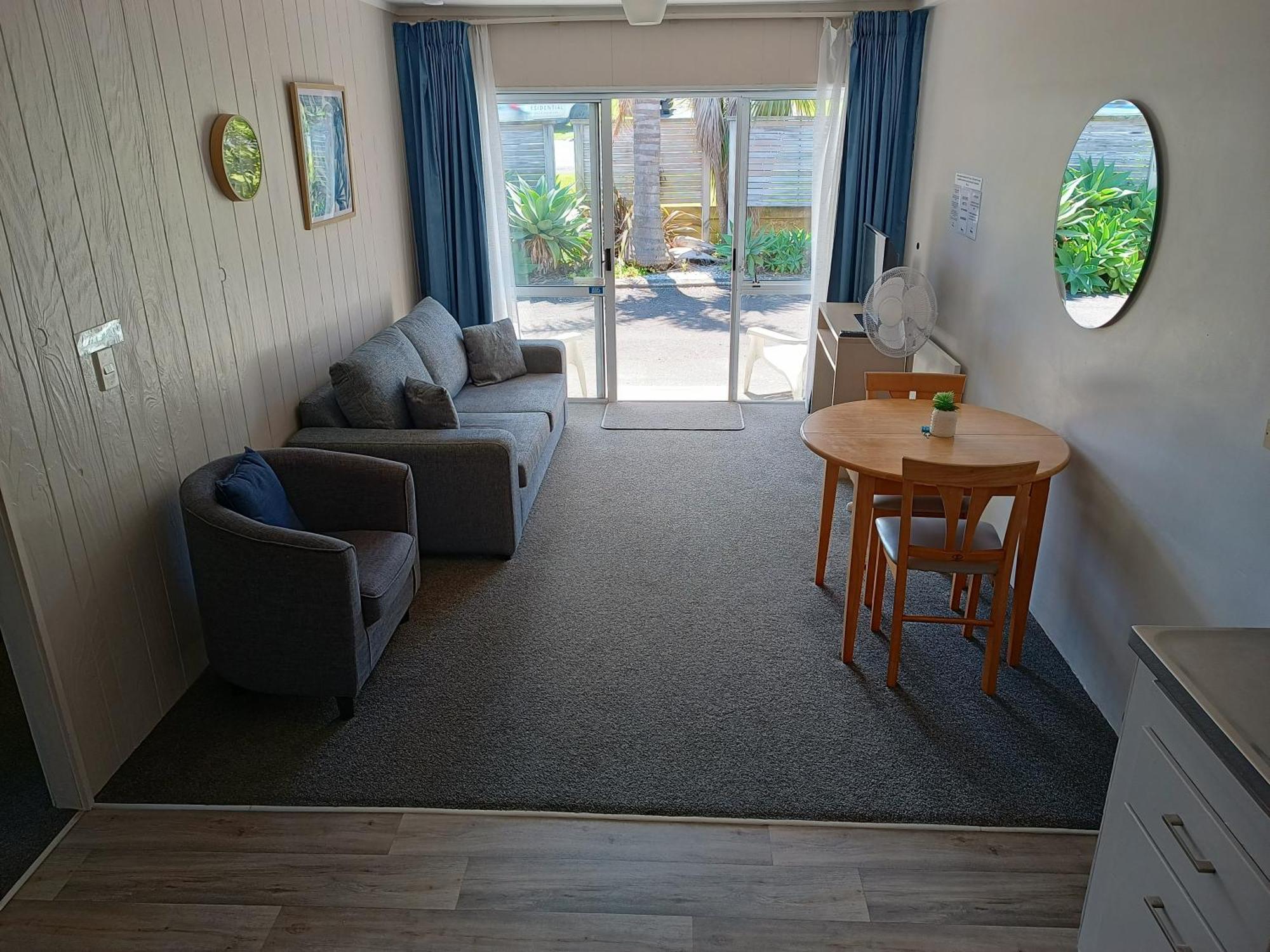 וויהי Beaches Motel מראה חיצוני תמונה